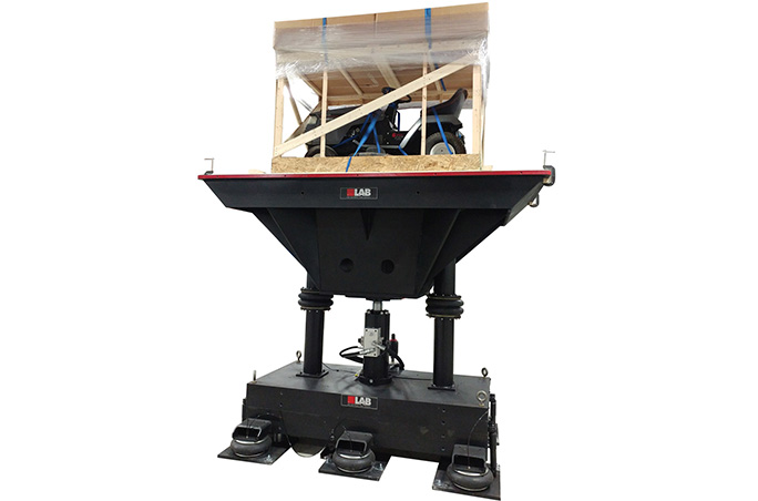 Hydraulic vibration shaker